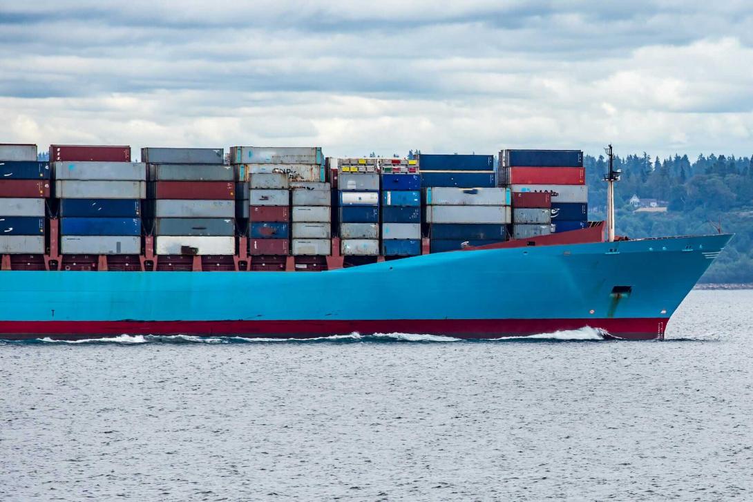 Container cargo ship